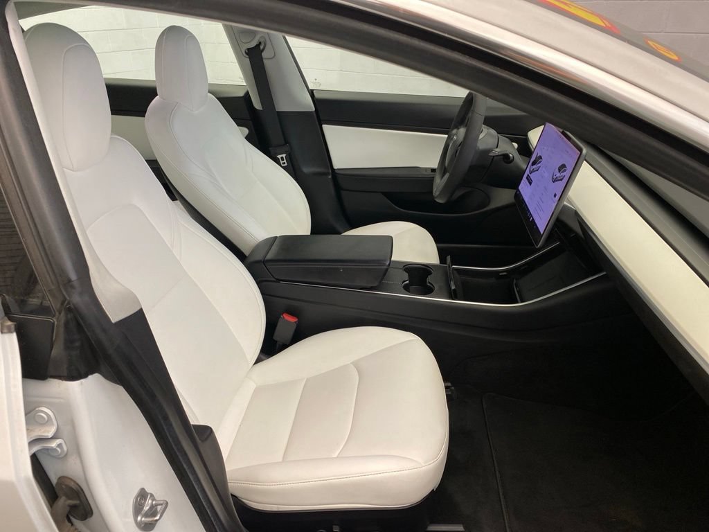 Used 2020 Tesla Model 3 Standard Range Plus RWD image 22