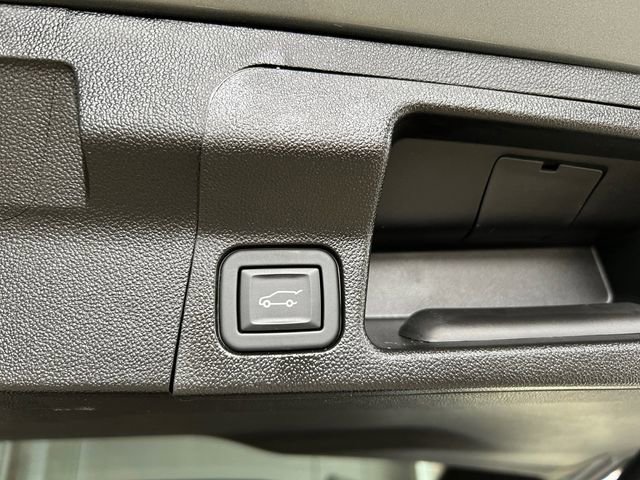 Used 2023 GMC Acadia Denali w/ Denali Technology Package image 14