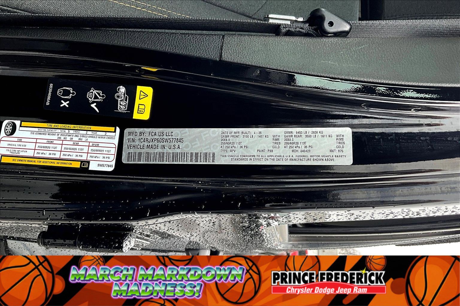 Used 2025 Jeep Wrangler Sahara w/ Safety Group image 28