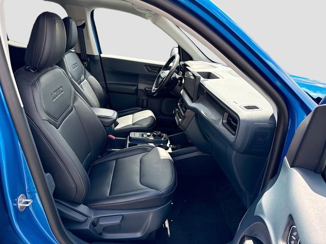 Used 2025 Ford Maverick Lobo AWD/4WD image 32