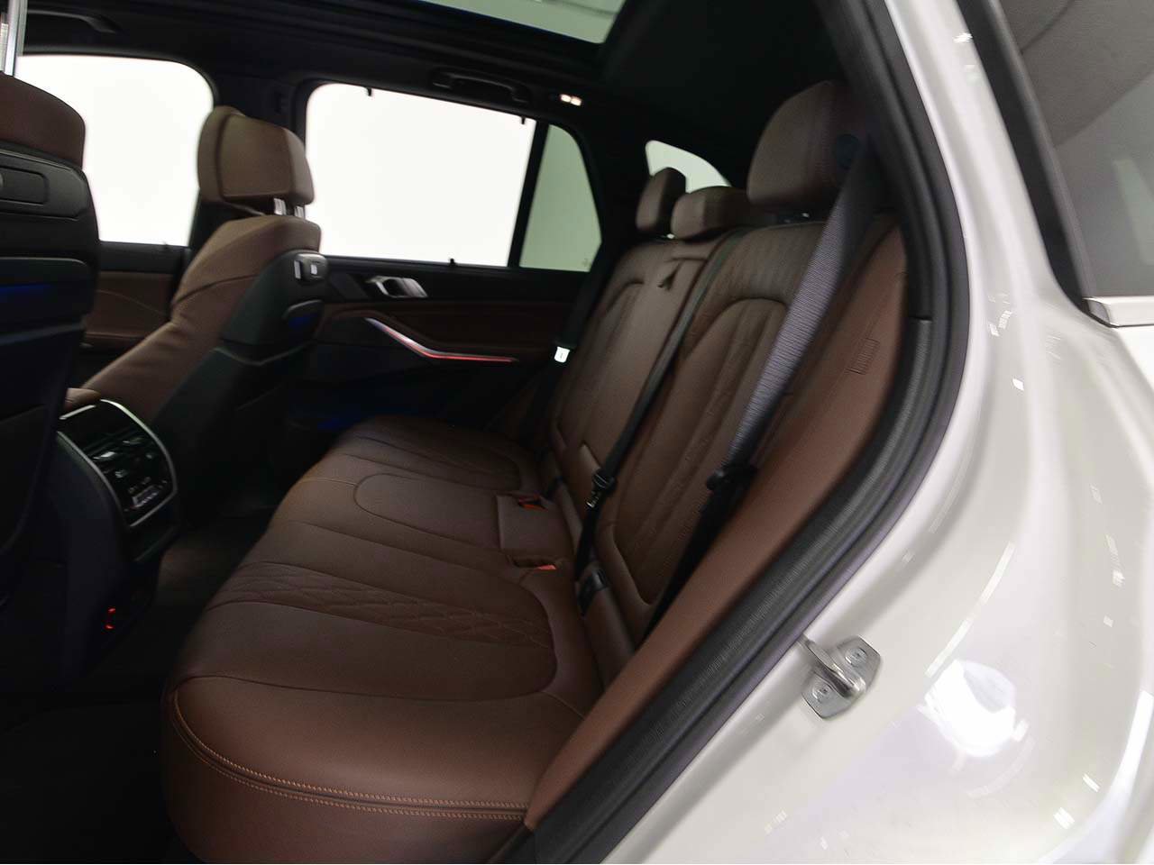 Certified 2024 BMW X5 xDrive40i w/ Executive Package image 11