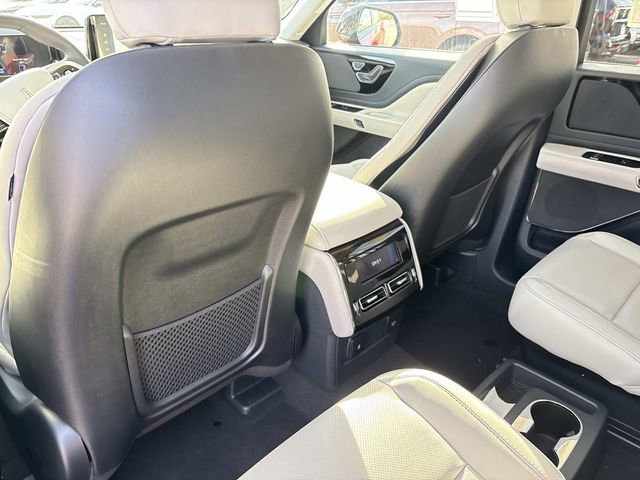 New 2026 Lincoln Aviator 2WD w/ Jet Appearance Package image 17