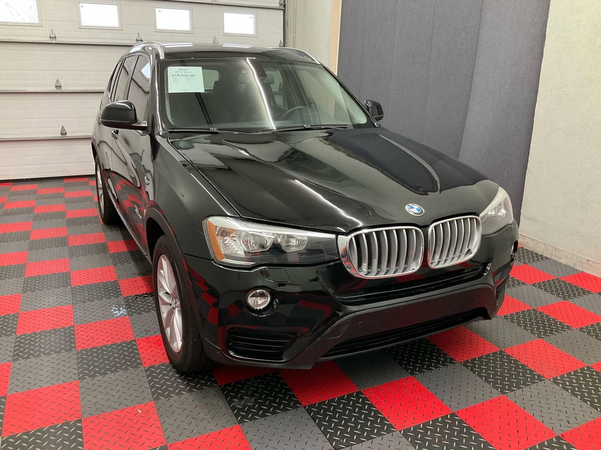 Used 2017 BMW X3 xDrive28i image 1
