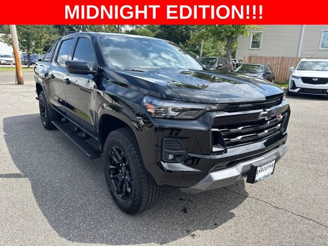Used 2025 Chevrolet Colorado Z71 w/ Midnight Edition AWD/4WD image 4
