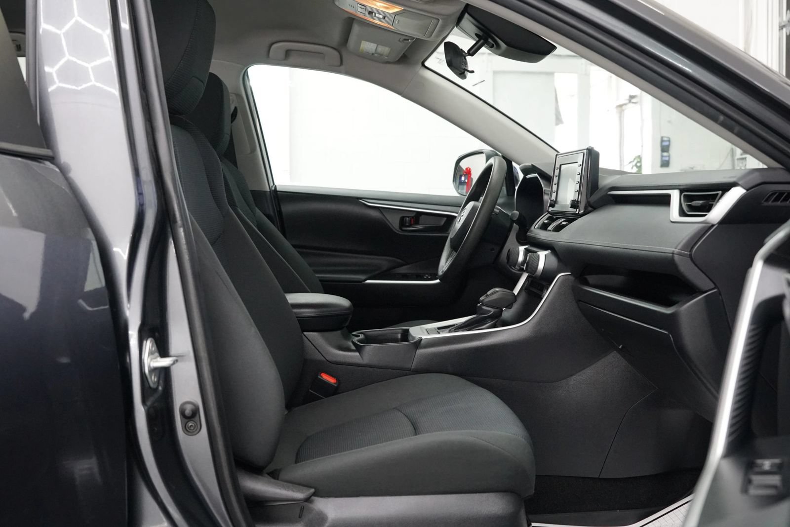 Used 2020 Toyota RAV4 LE w/ All Weather Liner Package AWD/4WD image 27