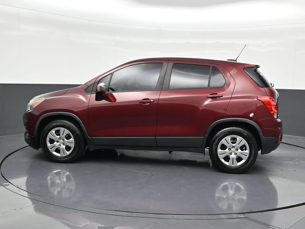 Used 2017 Chevrolet Trax LS FWD image 2