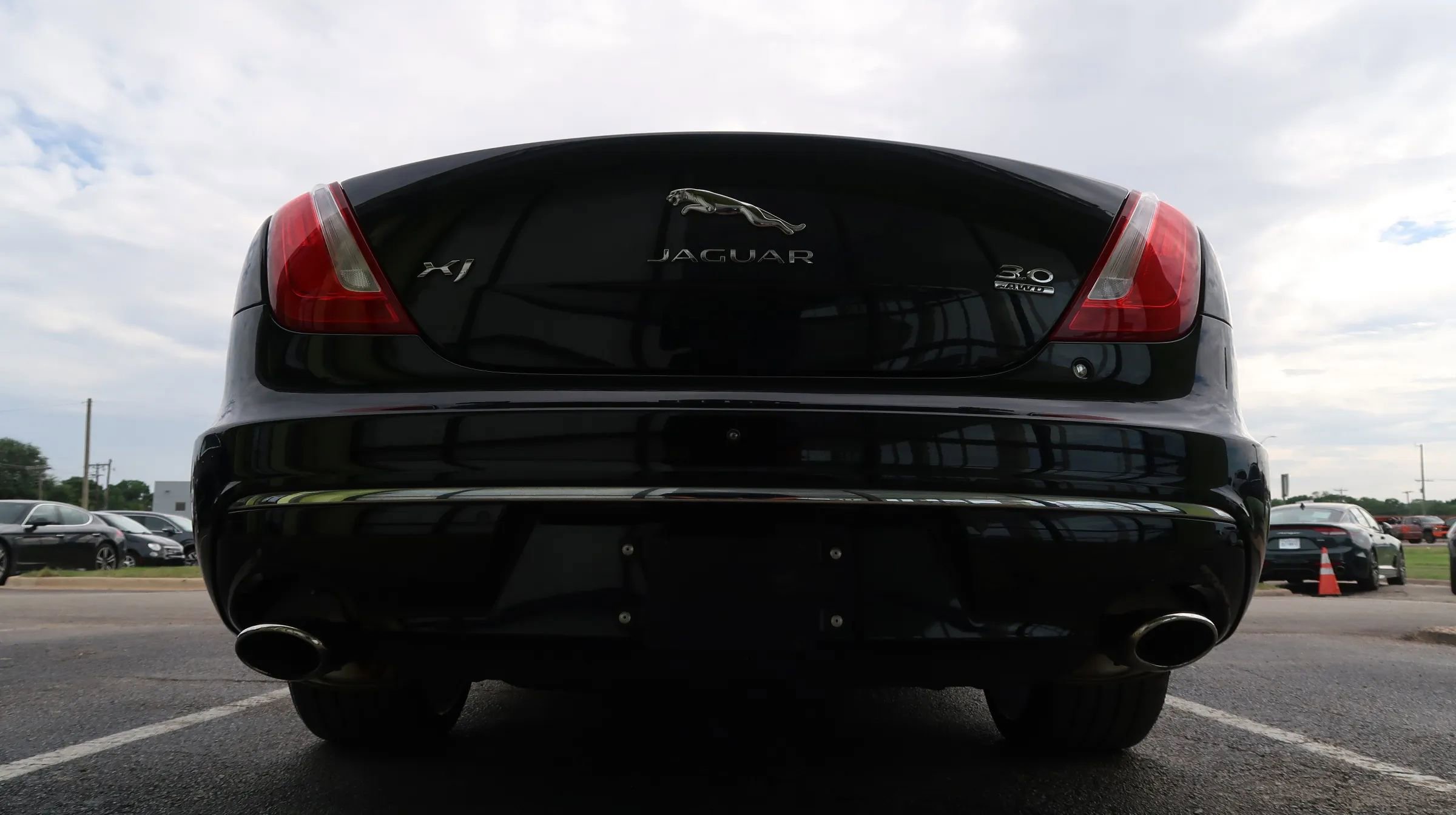 Used 2017 Jaguar XJ R-Sport AWD/4WD image 10