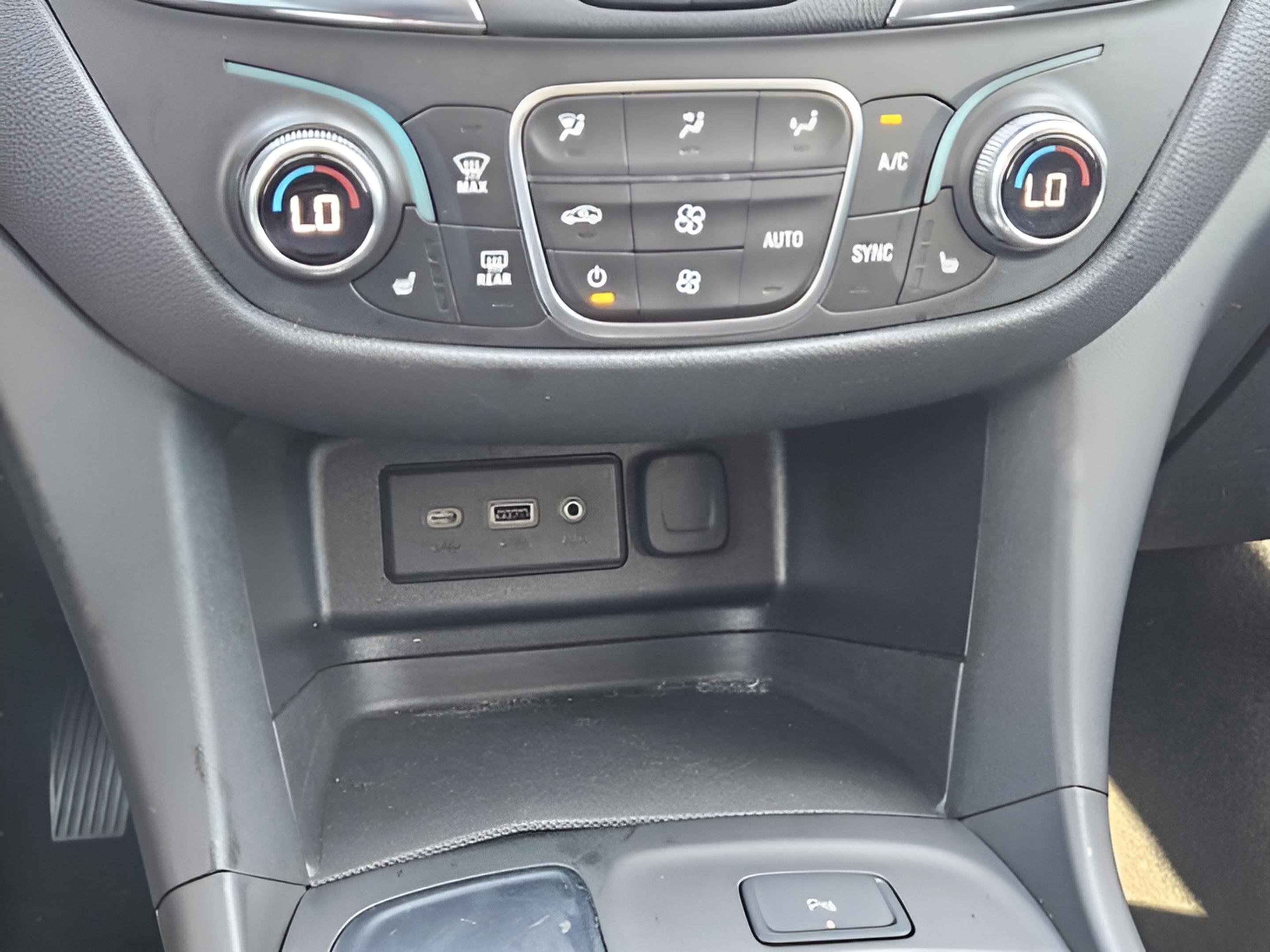 Used 2022 Chevrolet Equinox LT image 21
