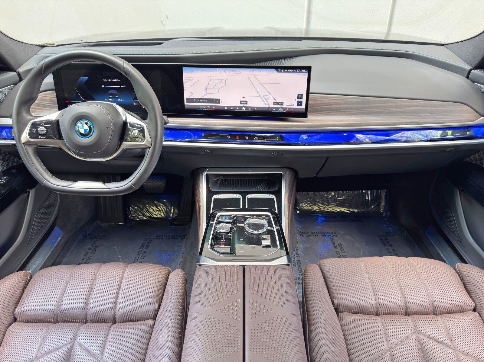 Used 2023 BMW i7 xDrive60 w/ Executive Package 2 AWD/4WD image 12