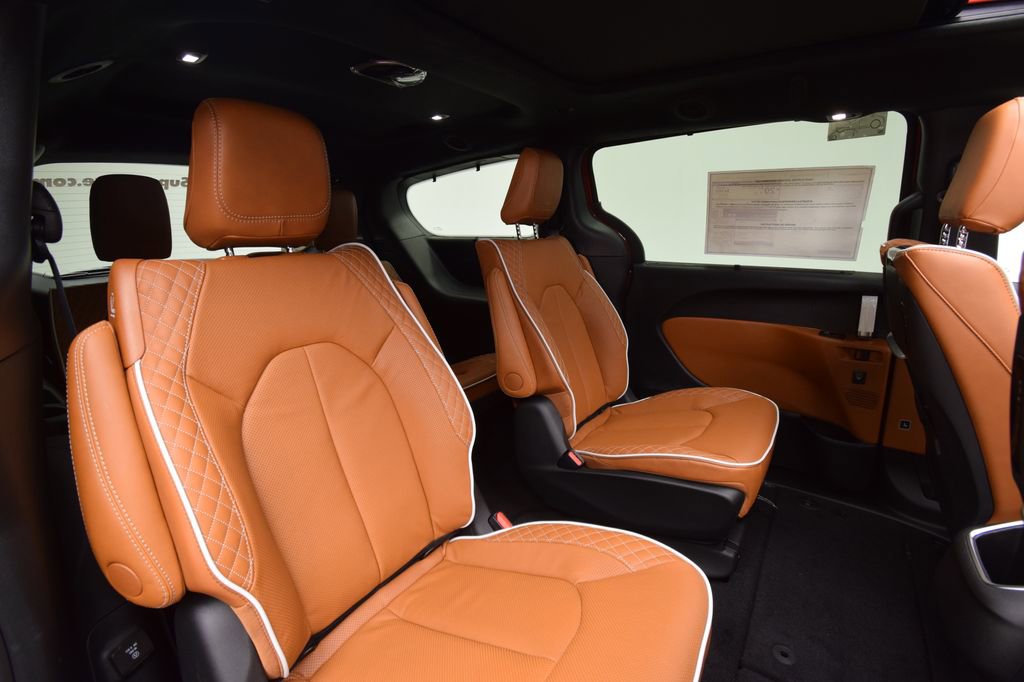 New 2026 Chrysler Pacifica Pinnacle AWD/4WD image 21