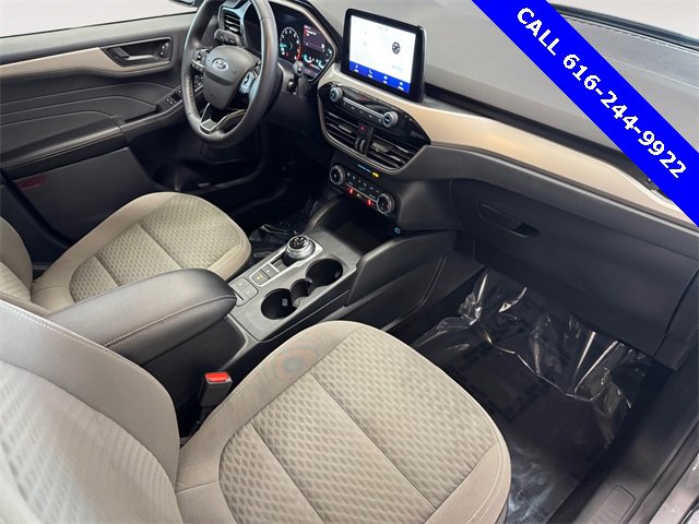 Used 2022 Ford Escape SE w/ Cold Weather Package image 8