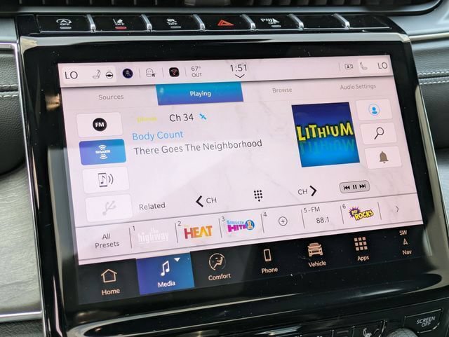 New 2025 Jeep Grand Cherokee L Overland w/ Advanced Protech Group III AWD/4WD image 24