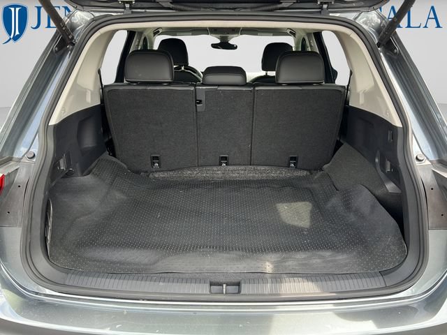Used 2024 Volkswagen Tiguan SE AWD/4WD image 9