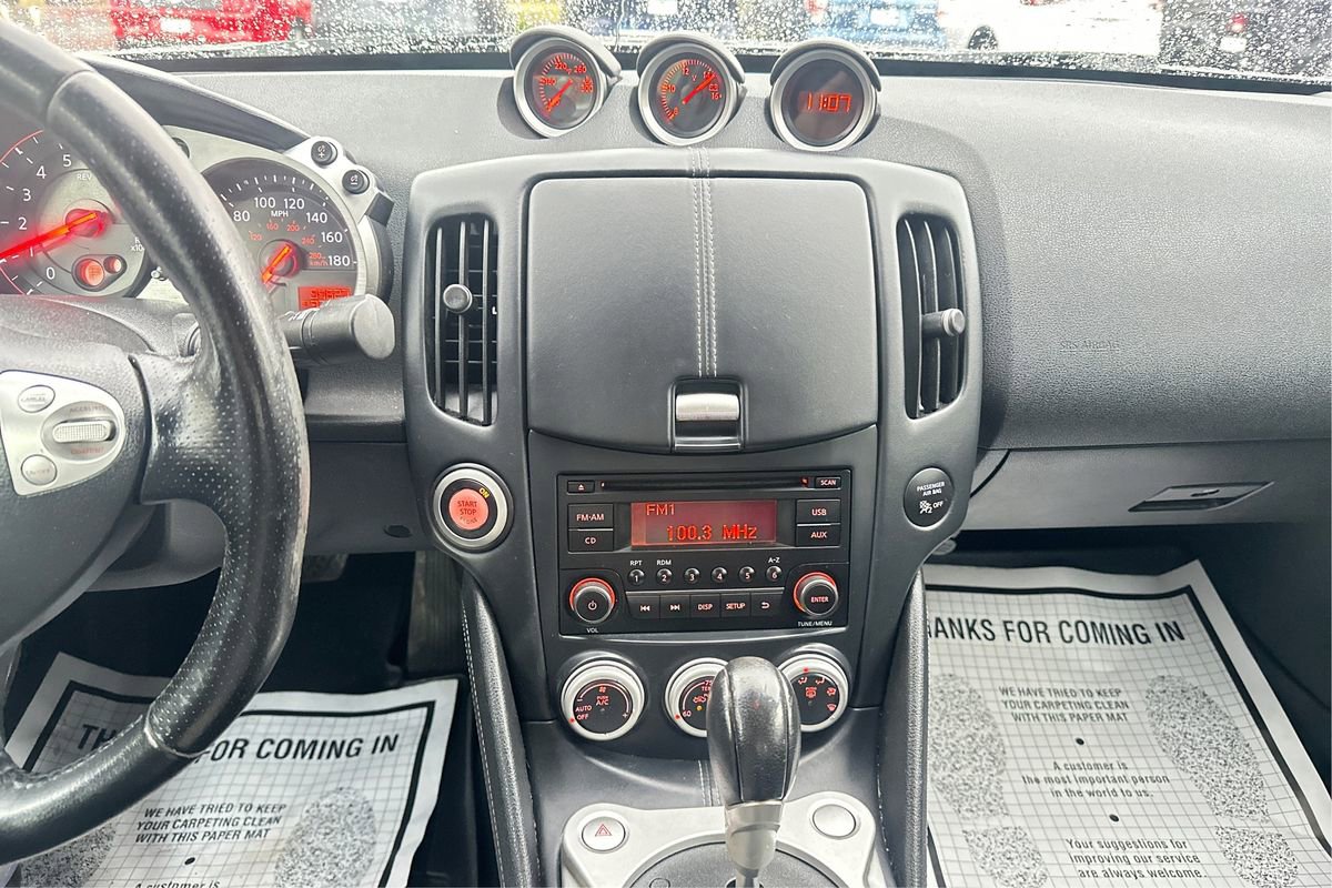 Used 2015 Nissan 370Z Coupe image 11