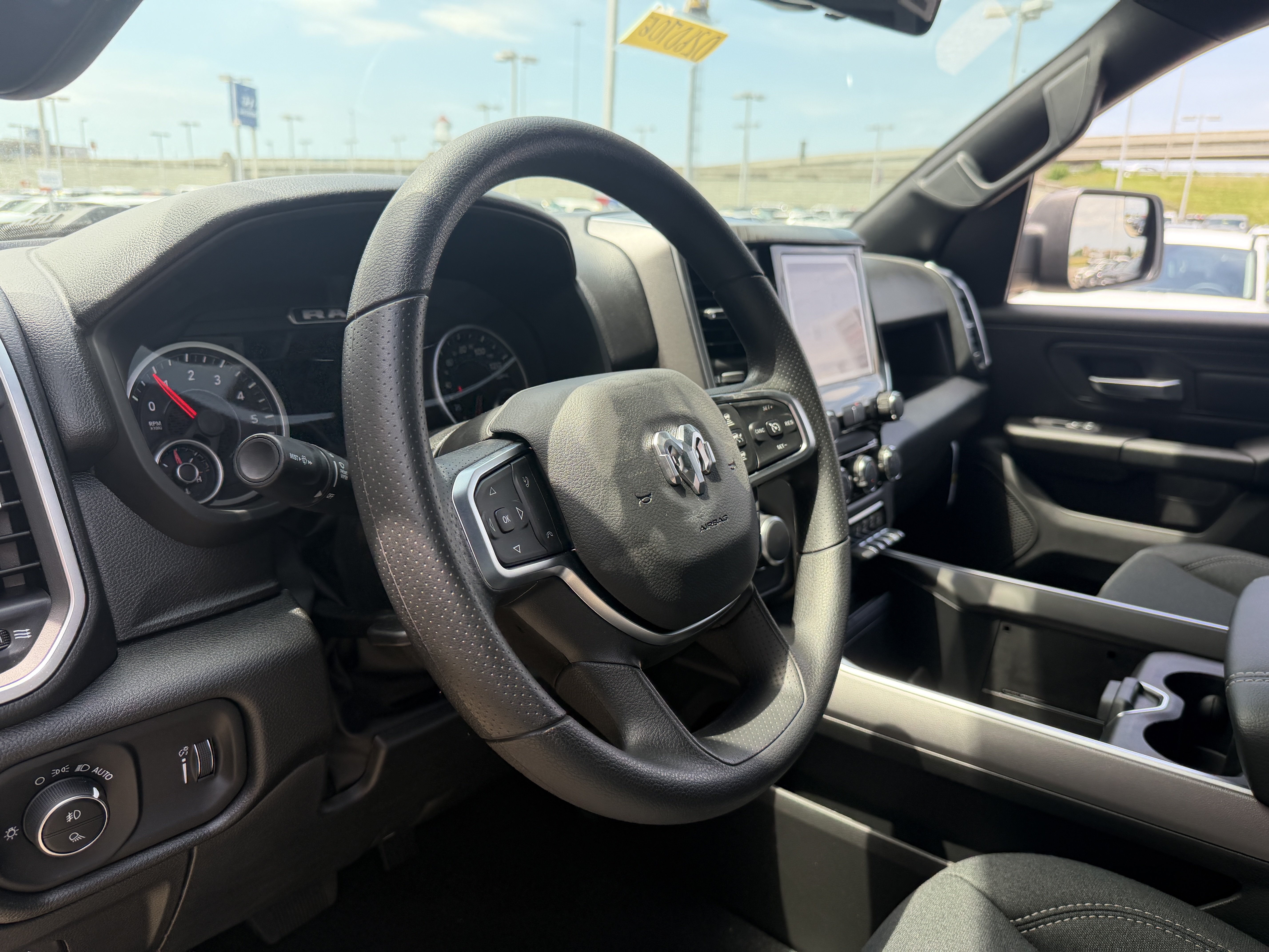 New 2026 RAM 1500 Express AWD/4WD image 31