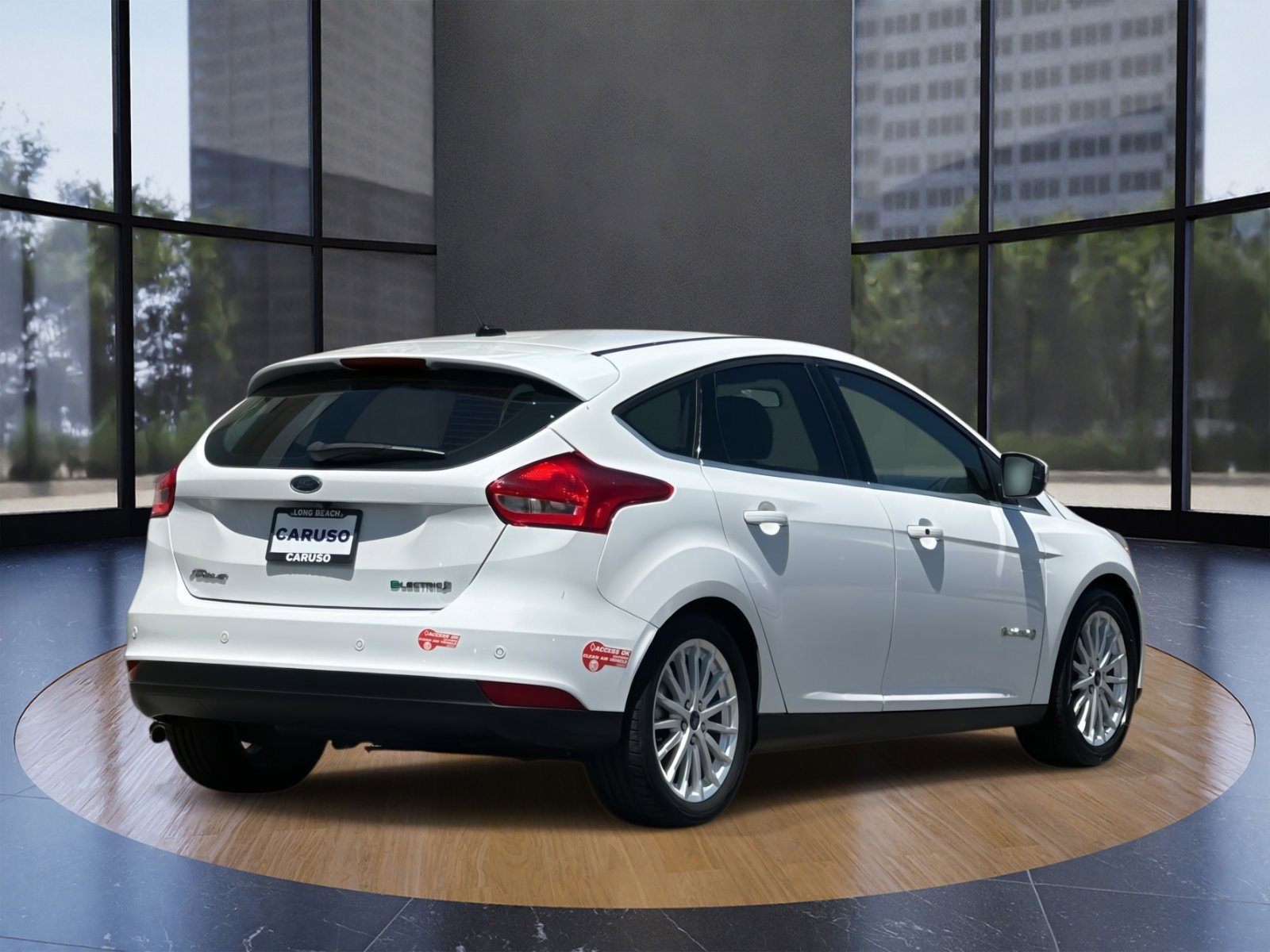 Used 2017 Ford Focus Electric Hatchback image 4