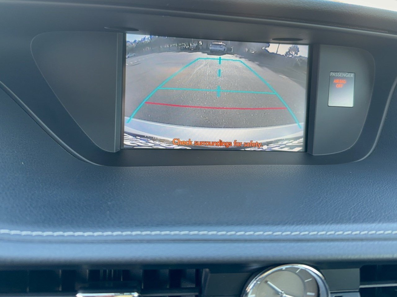 Used 2014 Lexus ES 300h w/ Premium Package w/Bamboo Trim FWD image 24