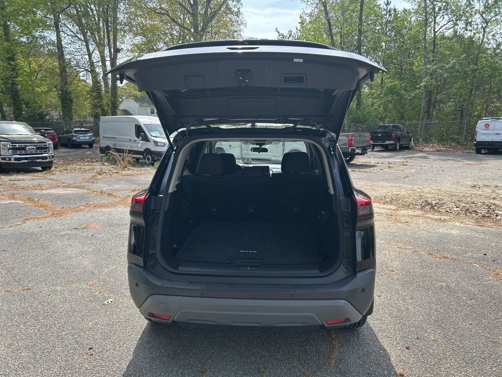 Used 2023 Nissan Rogue S image 28