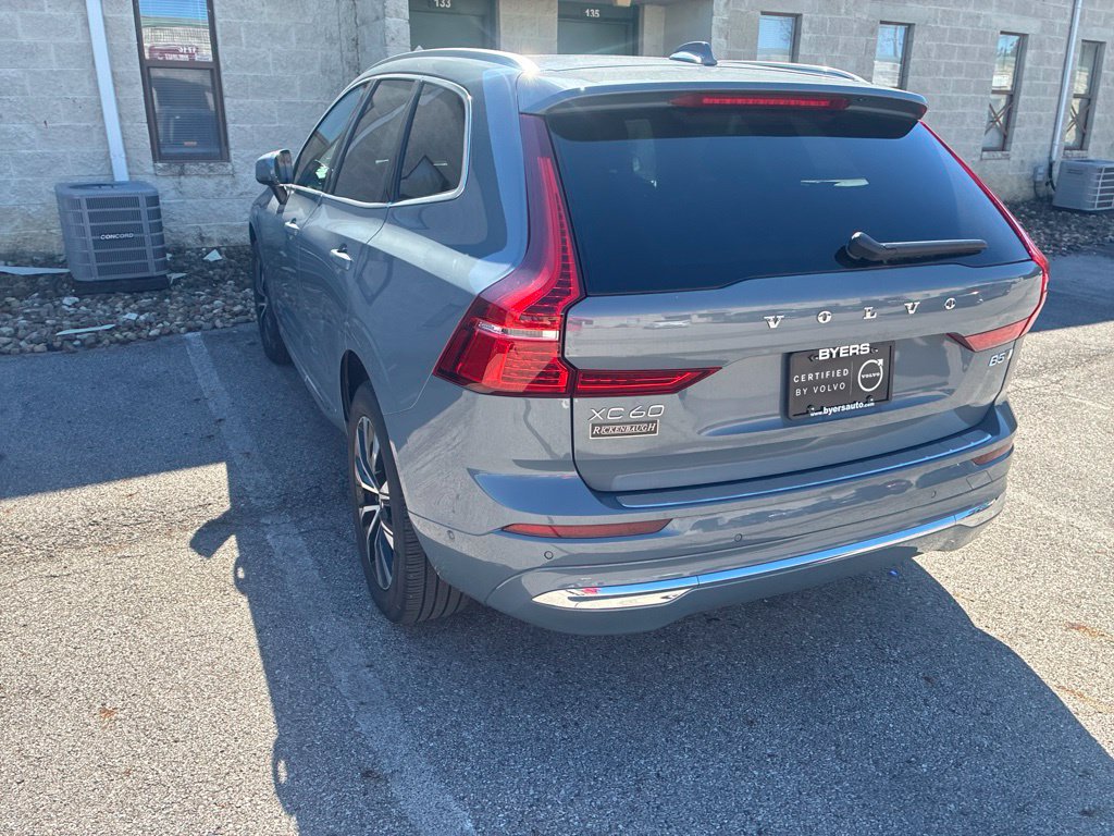 Used 2023 Volvo XC60 B5 Plus AWD/4WD image 6