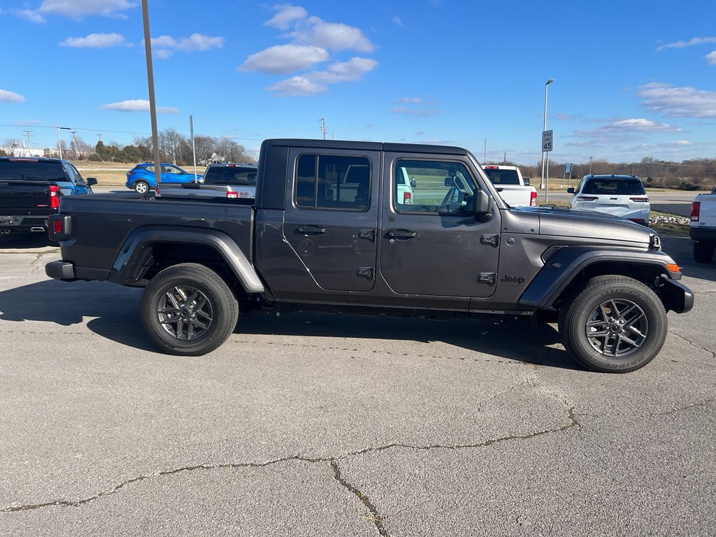 New 2025 Jeep Gladiator Sport AWD/4WD image 4