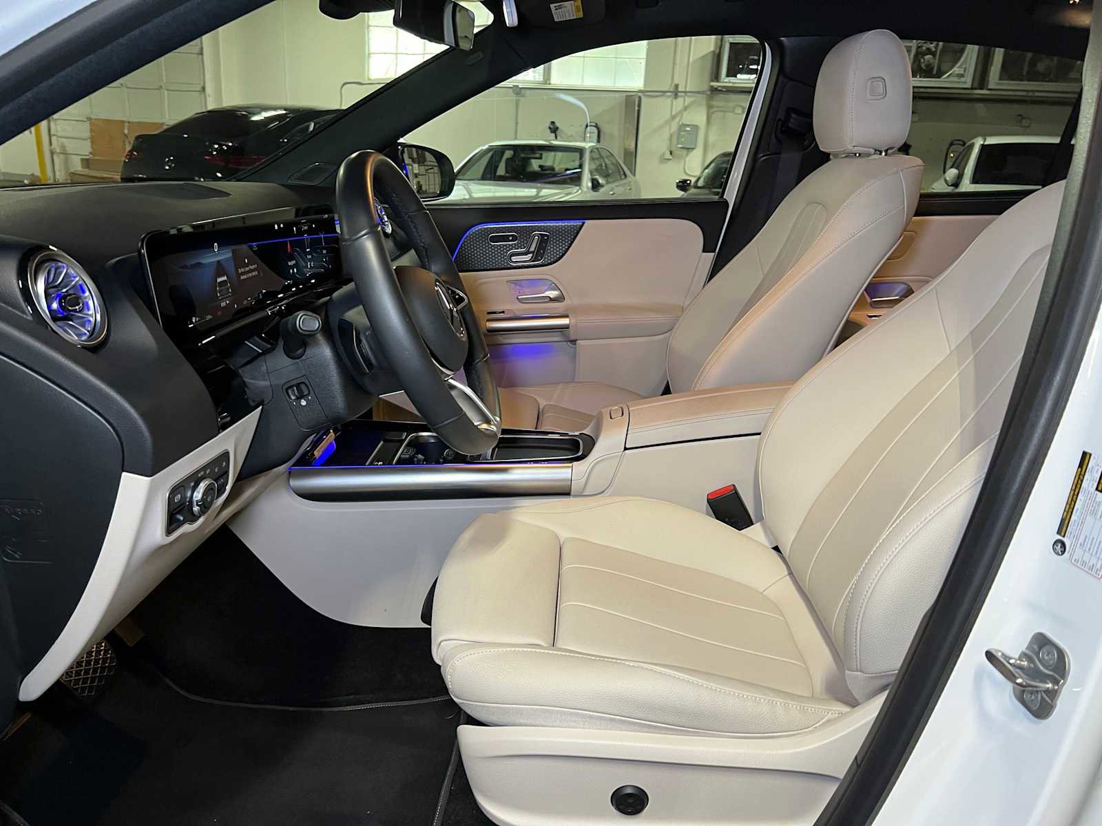 Certified 2025 Mercedes-Benz GLA 250 4MATIC image 22