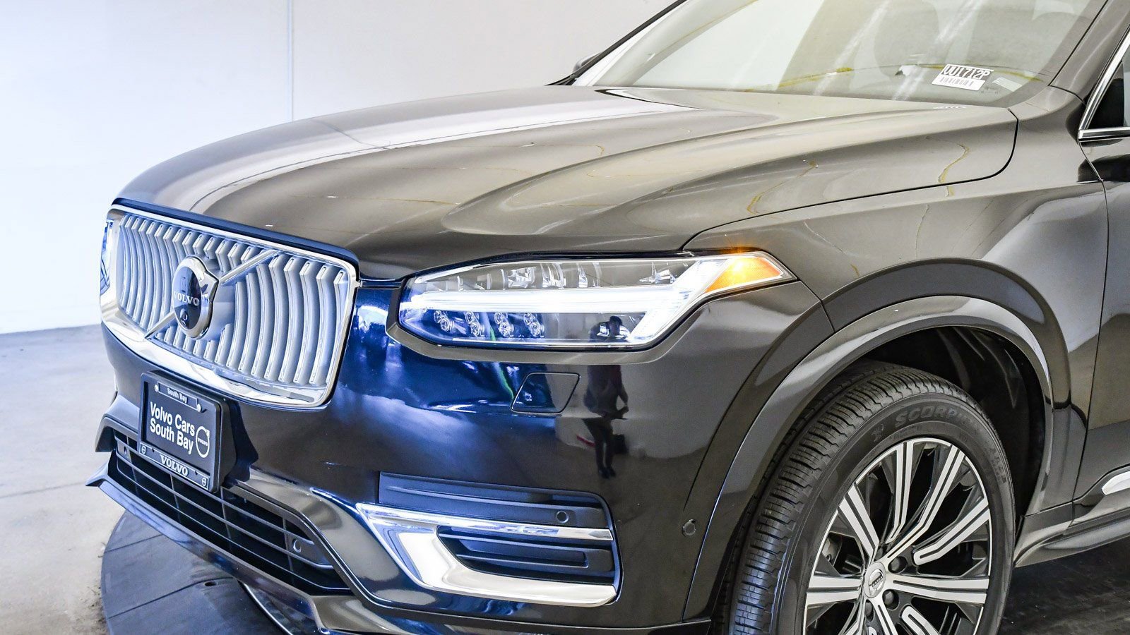 Certified 2025 Volvo XC90 B6 Ultra image 8