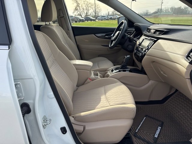 Used 2019 Nissan Rogue SV w/ Premium Package image 13