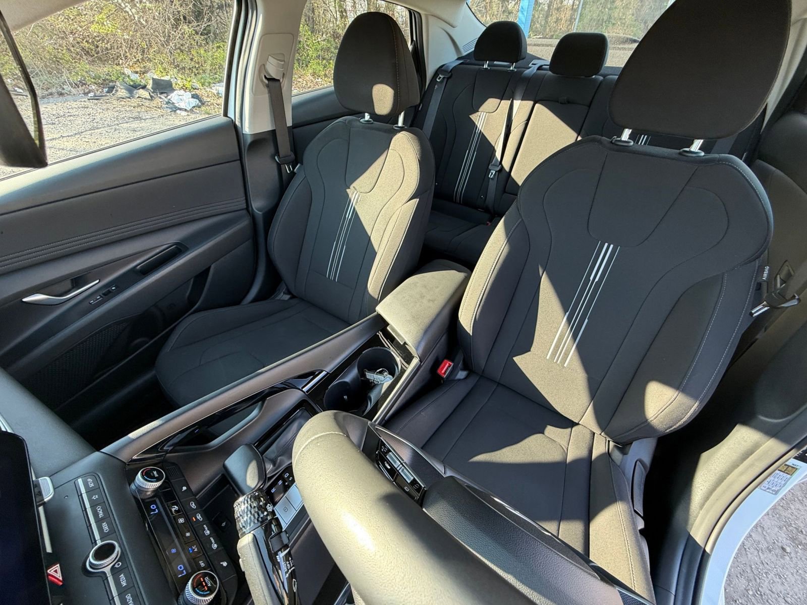 Used 2025 Hyundai Elantra SEL FWD image 39