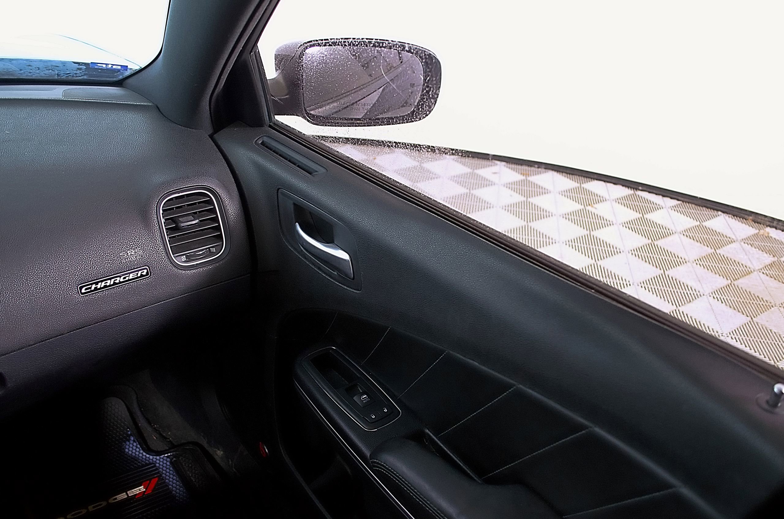 Used 2015 Dodge Charger R/T image 18