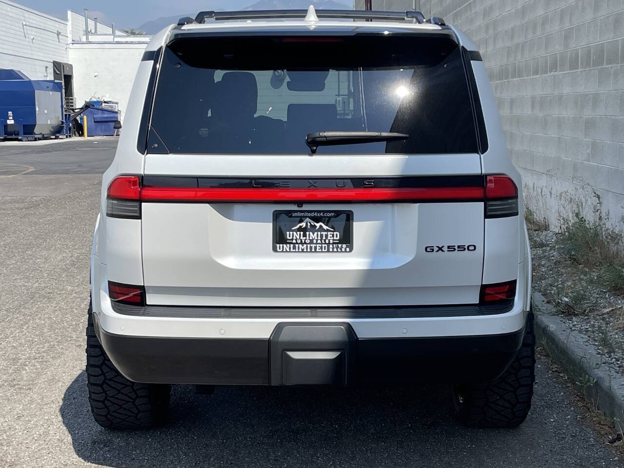 Used 2024 Lexus GX 550 w/ Accessory Package (Z1) AWD/4WD image 27