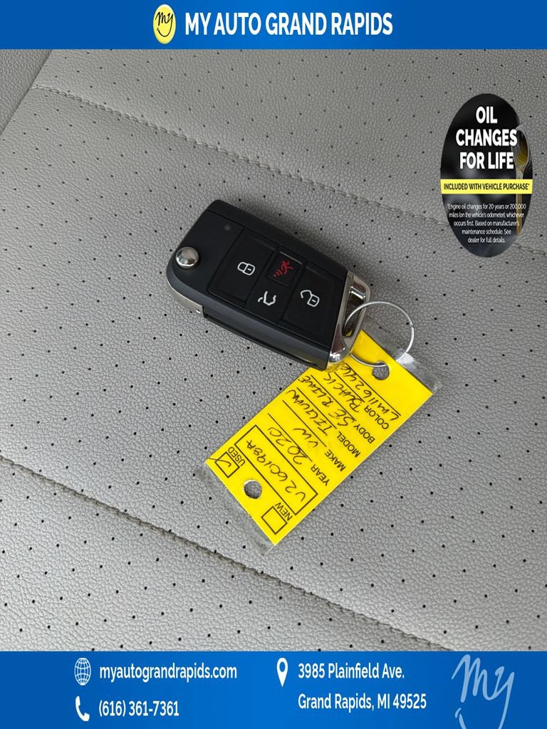 Used 2020 Volkswagen Tiguan SE R-Line w/ 3rd Row Seat Package AWD/4WD image 35