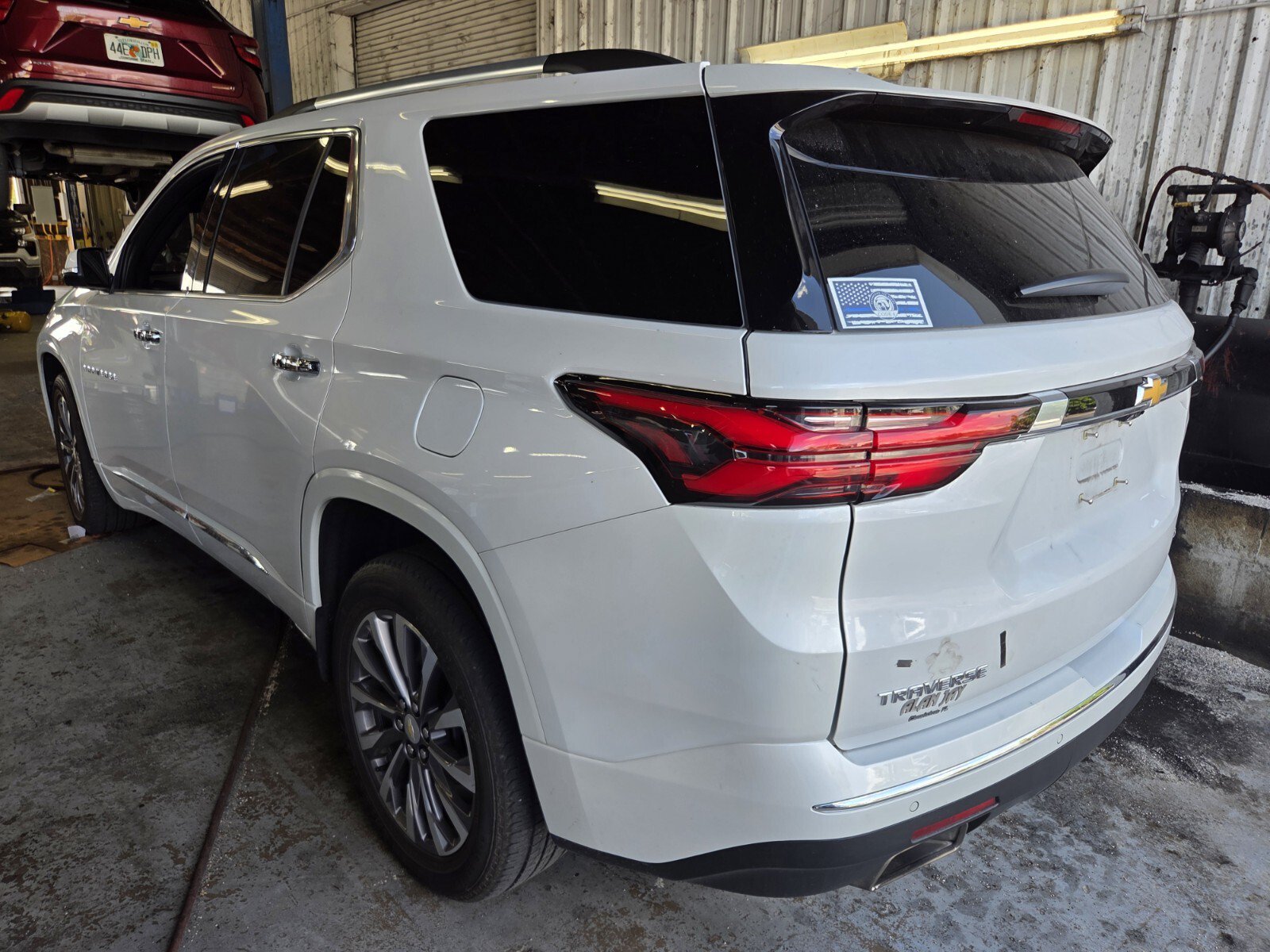 Used 2022 Chevrolet Traverse Premier FWD image 4