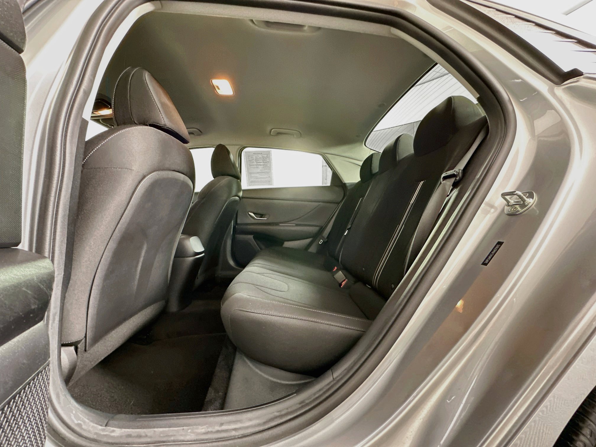 Used 2022 Hyundai Elantra SEL FWD image 28