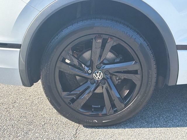 Used 2023 Volkswagen Tiguan SE R-Line FWD image 19
