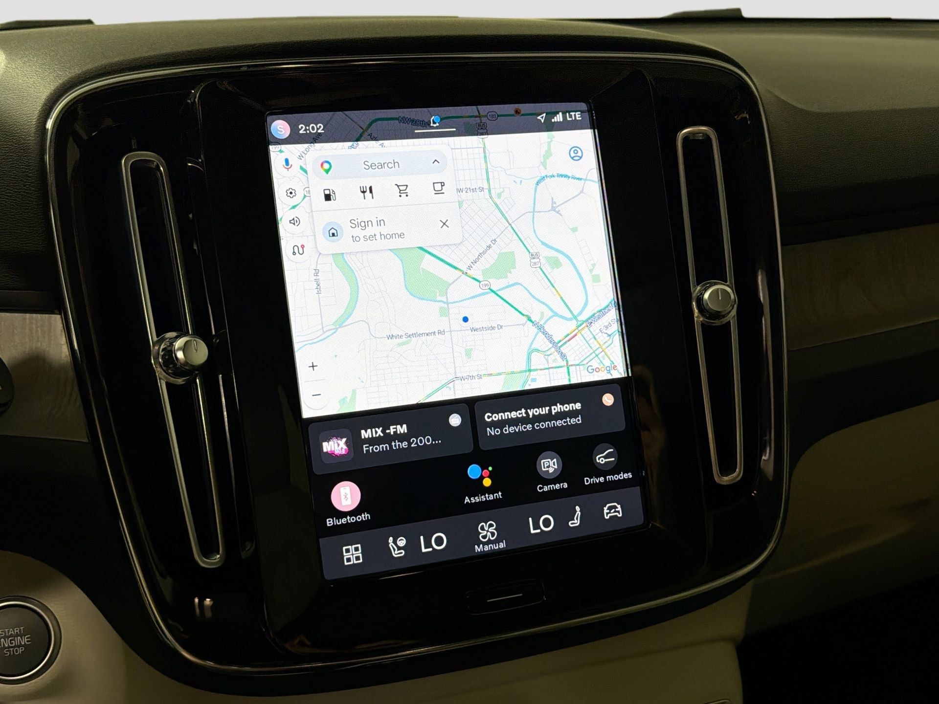 Certified 2023 Volvo XC40 B5 Plus w/ Protection Package Premier image 13