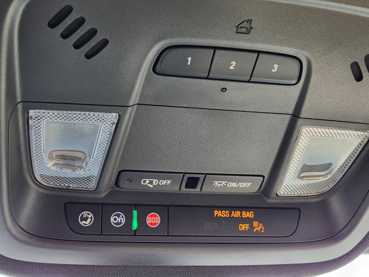 Used 2023 Chevrolet Traverse LT w/ LPO, Floor Liner Package AWD/4WD image 27