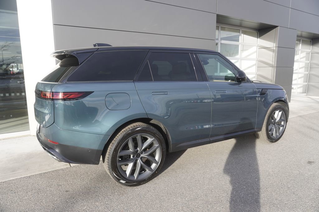 New 2026 Land Rover Range Rover Sport SE image 4