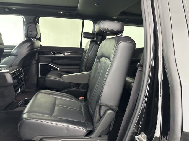 Used 2022 Jeep Wagoneer Series III w/ Premium Group I image 33