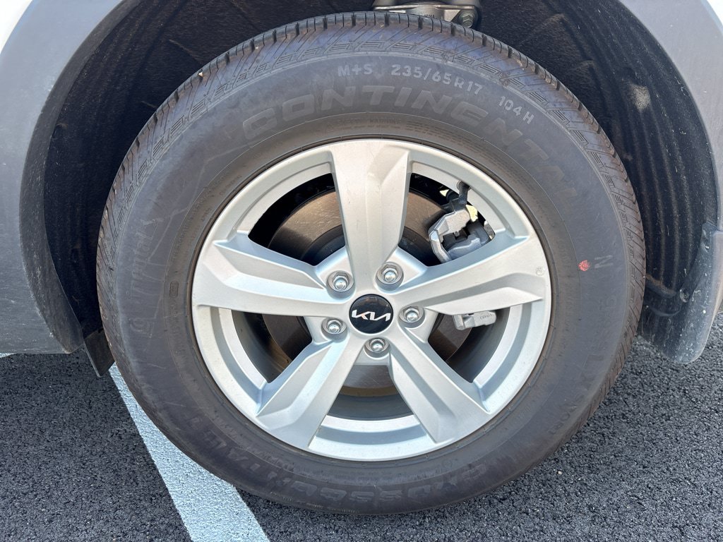 Certified 2026 Kia Sorento LX FWD image 13