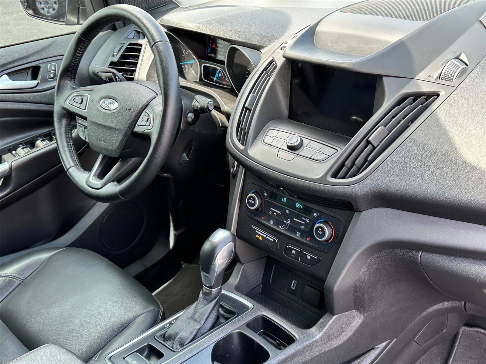 Used 2019 Ford Escape SEL image 18