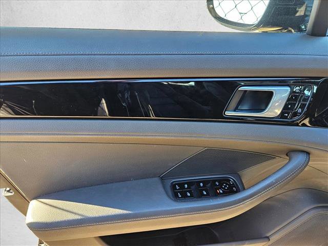 Used 2019 Porsche Panamera image 9