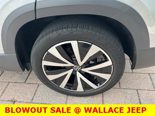 Used 2022 Volkswagen Tiguan SE image 8