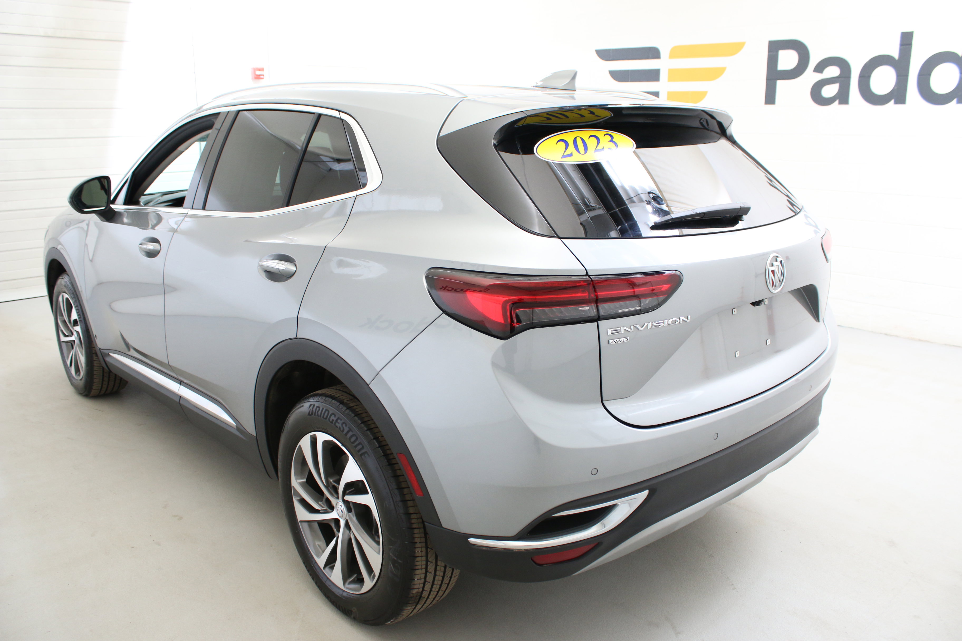 Used 2023 Buick Envision Essence image 7