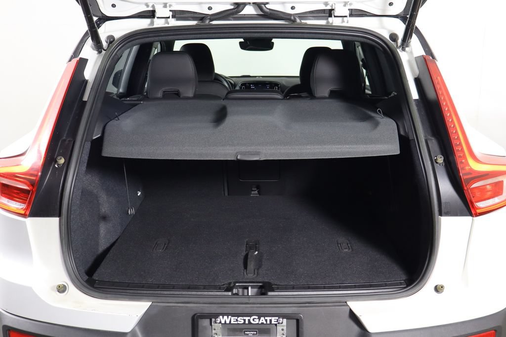 Used 2023 Volvo XC40 Recharge Plus AWD/4WD image 16
