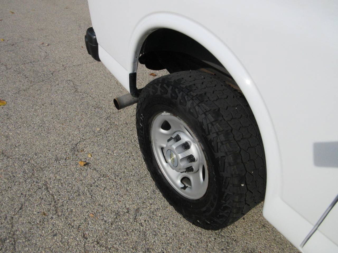 Used 2020 Chevrolet Express 2500 w/ Communications Package RWD image 19
