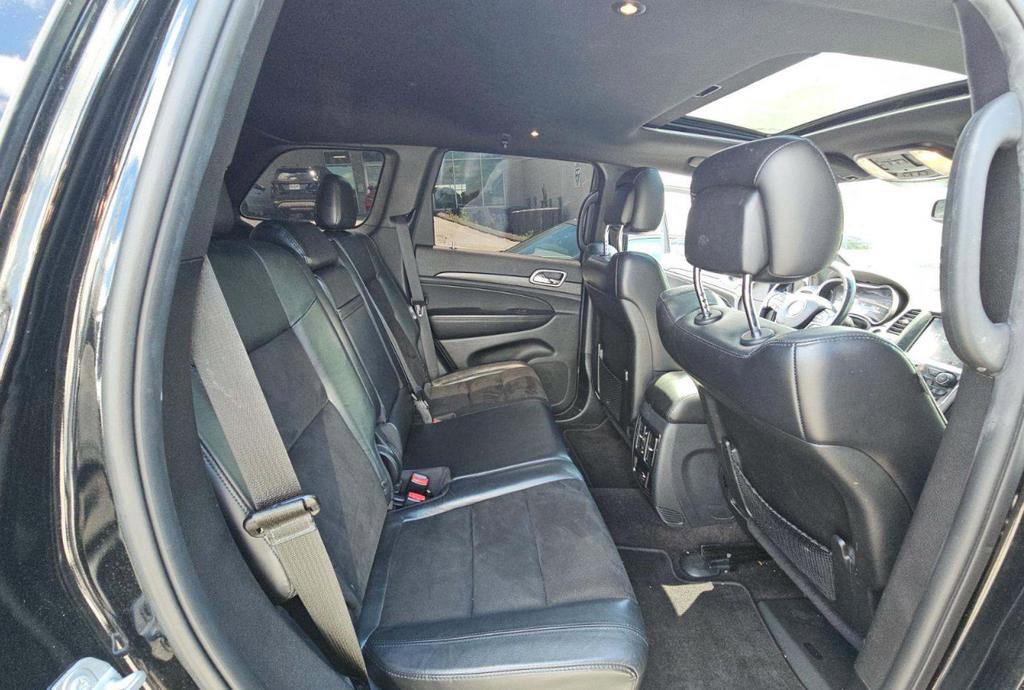 Used 2018 Jeep Grand Cherokee Altitude AWD/4WD image 13