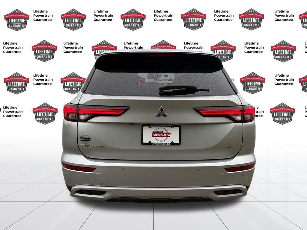 Used 2024 Mitsubishi Outlander SE image 4