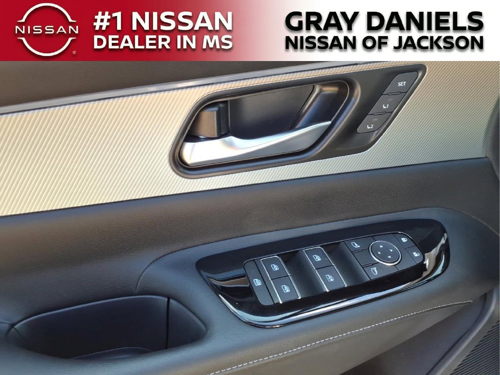 New 2025 Nissan Murano SL AWD/4WD image 12