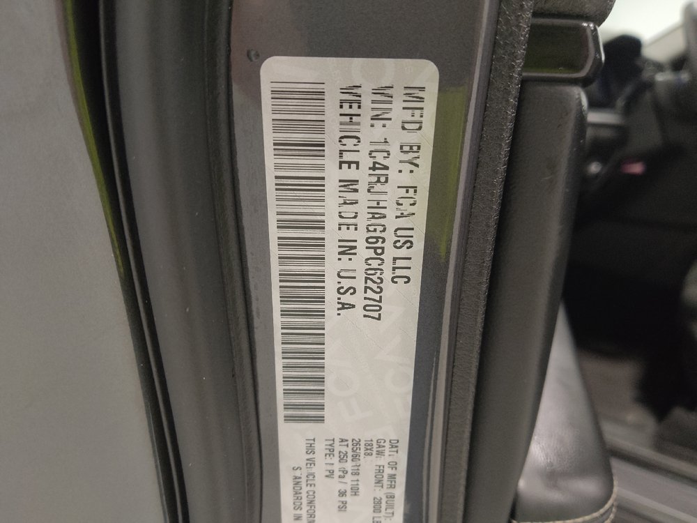 Used 2023 Jeep Grand Cherokee Laredo X AWD/4WD image 33