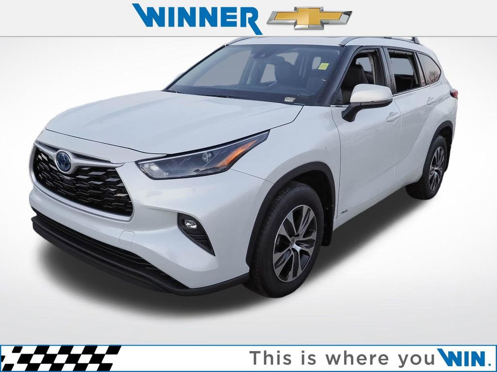 Used 2022 Toyota Highlander XLE image 1